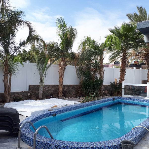 גדרות לבריכה