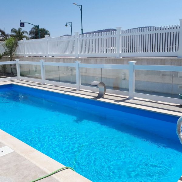 גדרות לבריכה