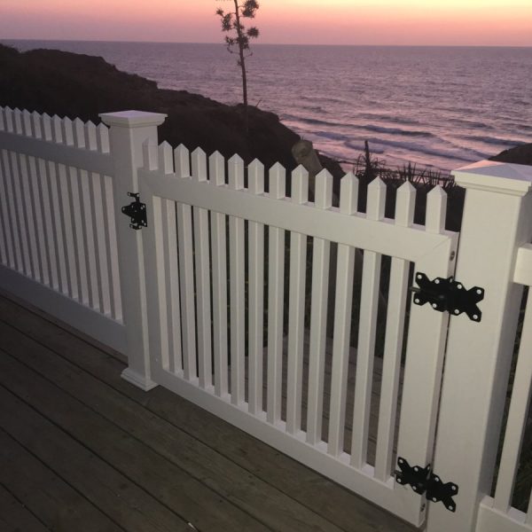 גדרות לבריכה